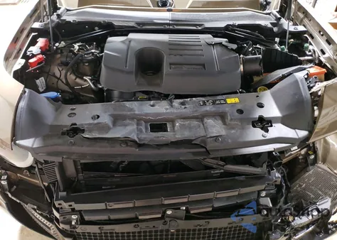 2025 Land Rover Defender 130 X-Dynamic Se z USA, uszkodzony, nr VIN SALE2FEU8S2452129